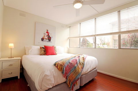 Colour Pop Fitzroy - 3 Bedroom Pet Friendly - Phillip Island Accommodation 11