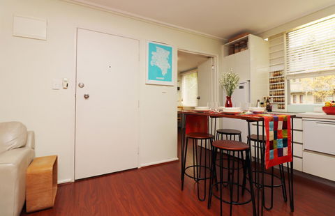 Colour Pop Fitzroy - 3 Bedroom Pet Friendly - Phillip Island Accommodation 21