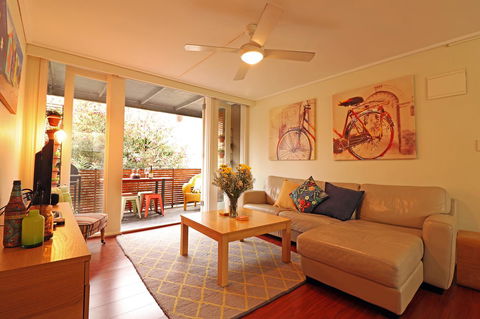Colour Pop Fitzroy - 3 Bedroom Pet Friendly - Phillip Island Accommodation 2