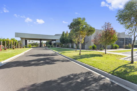 Quality Hotel Point Cook - Phillip Island Accommodation 7