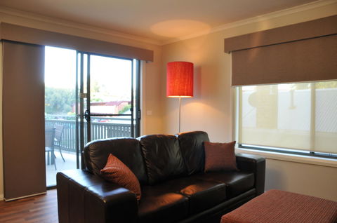 National Hotel Complex Bendigo - Phillip Island Accommodation 25