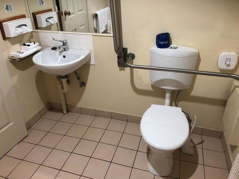 National Hotel Complex Bendigo - Phillip Island Accommodation 5