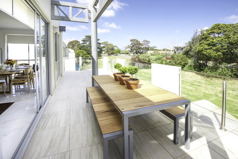 Phillip Island Towers - Phillip Island Accommodation 3