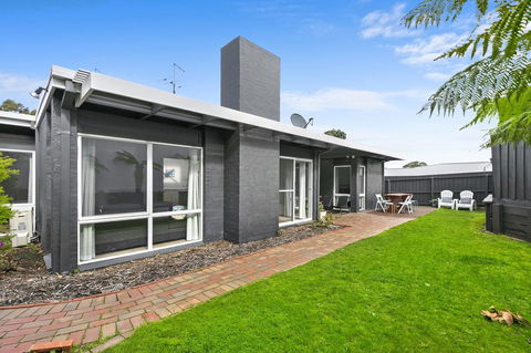 Mysa Anglesea Sleeps 7 WiFi SmartTV Cafes Shops - Phillip Island Accommodation 5