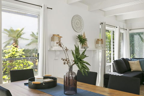 Mysa Anglesea Sleeps 7 WiFi SmartTV Cafes Shops - Phillip Island Accommodation 1