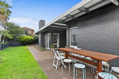 Mysa Anglesea Sleeps 7 WiFi SmartTV Cafes Shops - Phillip Island Accommodation 13
