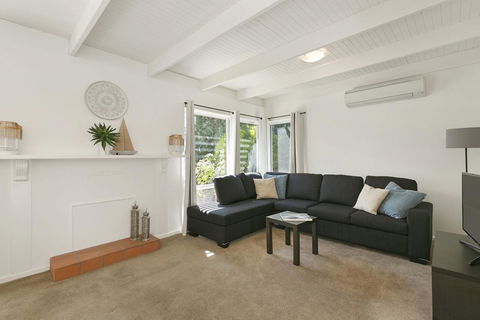 Mysa Anglesea Sleeps 7 WiFi SmartTV Cafes Shops - Phillip Island Accommodation 2