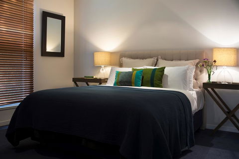 Lake Como Villa - Phillip Island Accommodation 9