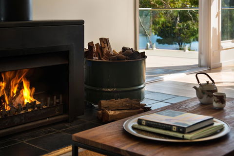 Lake Como Villa - Phillip Island Accommodation 8