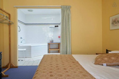 Cottages For Two - Phillip Island Accommodation 8