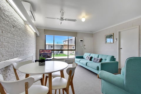 Hybiscus Waterfront Apartments - Phillip Island Accommodation 17