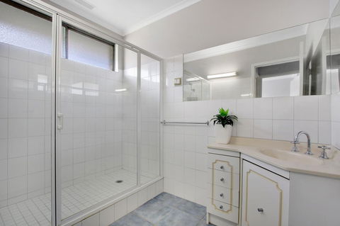 Hybiscus Waterfront Apartments - Phillip Island Accommodation 10