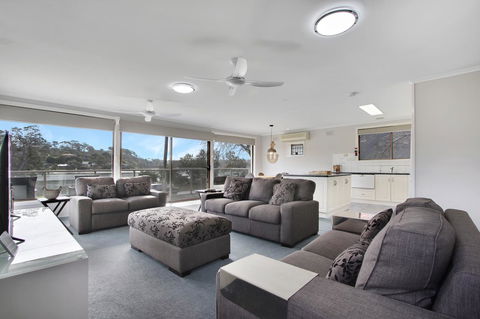 Hybiscus Waterfront Apartments - Phillip Island Accommodation 6