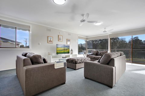 Hybiscus Waterfront Apartments - Phillip Island Accommodation 8