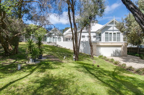 Perfect Blairgowrie Beach House - Phillip Island Accommodation 2