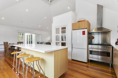 Perfect Blairgowrie Beach House - Phillip Island Accommodation 3