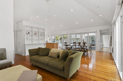 Perfect Blairgowrie Beach House - Phillip Island Accommodation 4