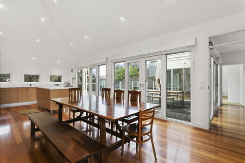 Perfect Blairgowrie Beach House - Phillip Island Accommodation 9