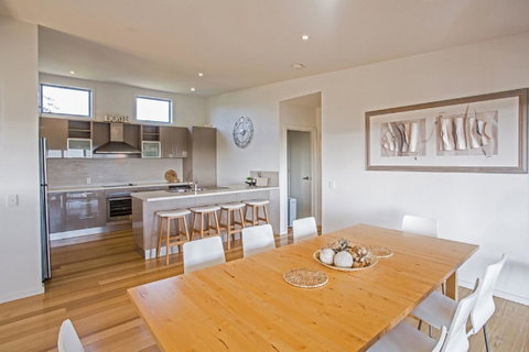 Saltwater Breeze Retreat - Phillip Island Accommodation 5