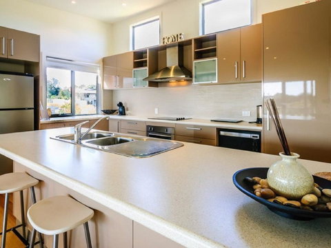Saltwater Breeze Retreat - Phillip Island Accommodation 10