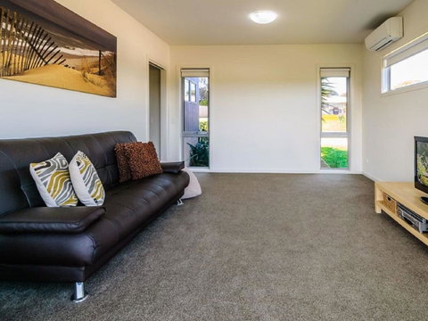 Saltwater Breeze Retreat - Phillip Island Accommodation 23