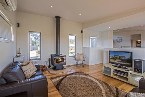 Saltwater Breeze Retreat - Phillip Island Accommodation 3