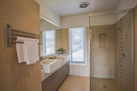 Saltwater Breeze Retreat - Phillip Island Accommodation 17