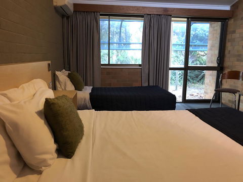 Bribie Island Hotel - Phillip Island Accommodation 19