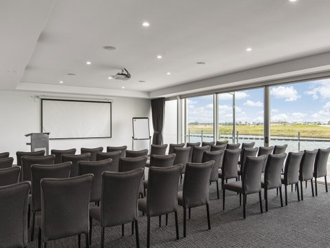 Mercure Sunshine Coast Kawana Waters - Phillip Island Accommodation 43
