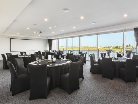 Mercure Sunshine Coast Kawana Waters - Phillip Island Accommodation 42
