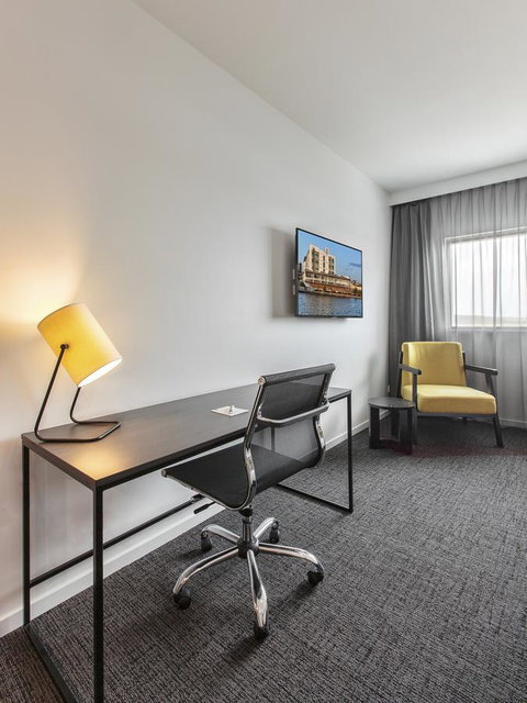 Mercure Sunshine Coast Kawana Waters - Phillip Island Accommodation 19