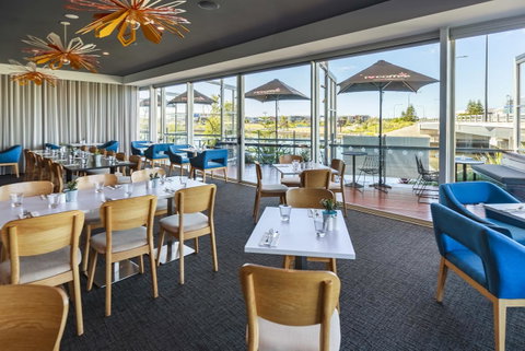 Mercure Sunshine Coast Kawana Waters - Phillip Island Accommodation 2