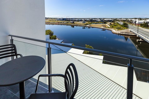 Mercure Sunshine Coast Kawana Waters - Phillip Island Accommodation 9