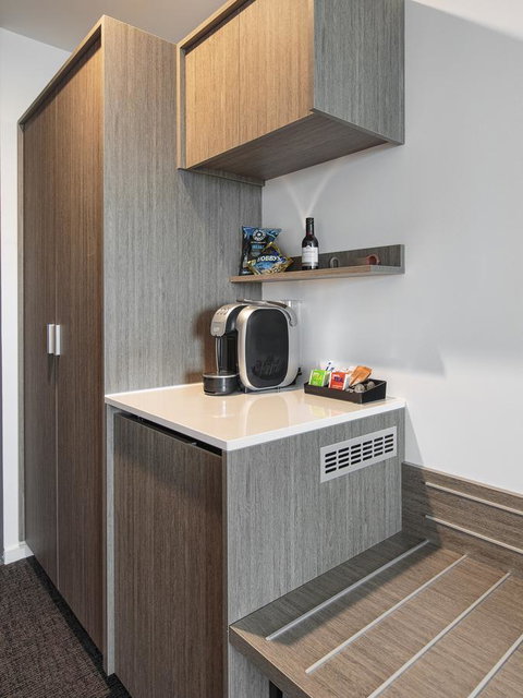 Mercure Sunshine Coast Kawana Waters - Phillip Island Accommodation 13