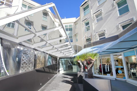 Emerald Noosa - Phillip Island Accommodation 2