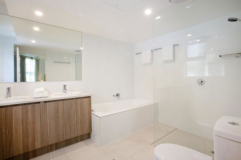 Emerald Noosa - Phillip Island Accommodation 28