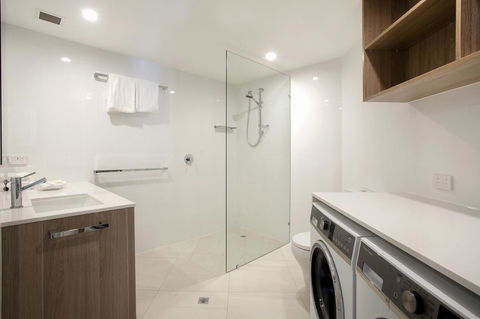 Emerald Noosa - Phillip Island Accommodation 22