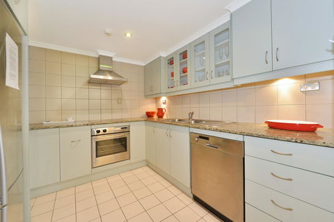 By The Sea Port Douglas - Phillip Island Accommodation 20