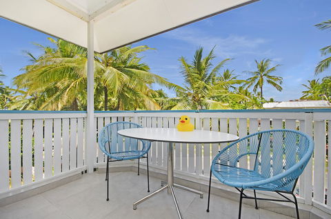 By The Sea Port Douglas - Phillip Island Accommodation 16