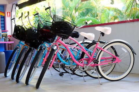 By The Sea Port Douglas - Phillip Island Accommodation 6