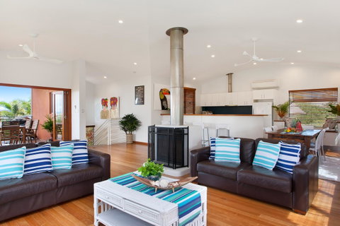 Jolly Roger's Beach House - Phillip Island Accommodation 2