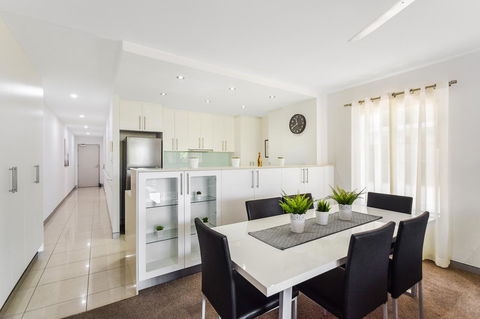 Redvue Holiday Apartments - Phillip Island Accommodation 4