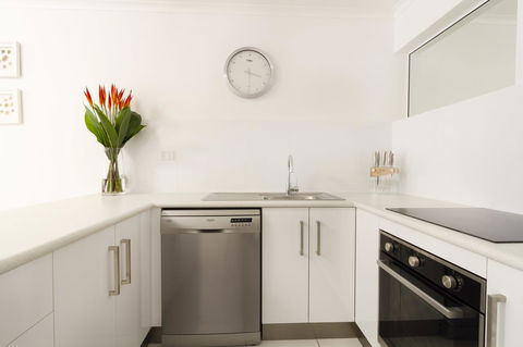 The White House Port Douglas - Phillip Island Accommodation 10