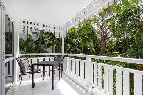 The White House Port Douglas - Phillip Island Accommodation 25