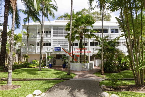 The White House Port Douglas - Phillip Island Accommodation 1