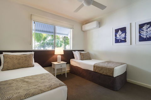 The White House Port Douglas - Phillip Island Accommodation 37