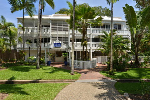 The White House Port Douglas - Phillip Island Accommodation 0