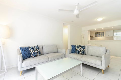 The White House Port Douglas - Phillip Island Accommodation 29