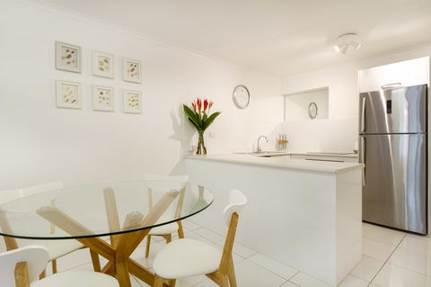 The White House Port Douglas - Phillip Island Accommodation 12