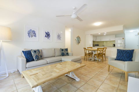 The White House Port Douglas - Phillip Island Accommodation 28